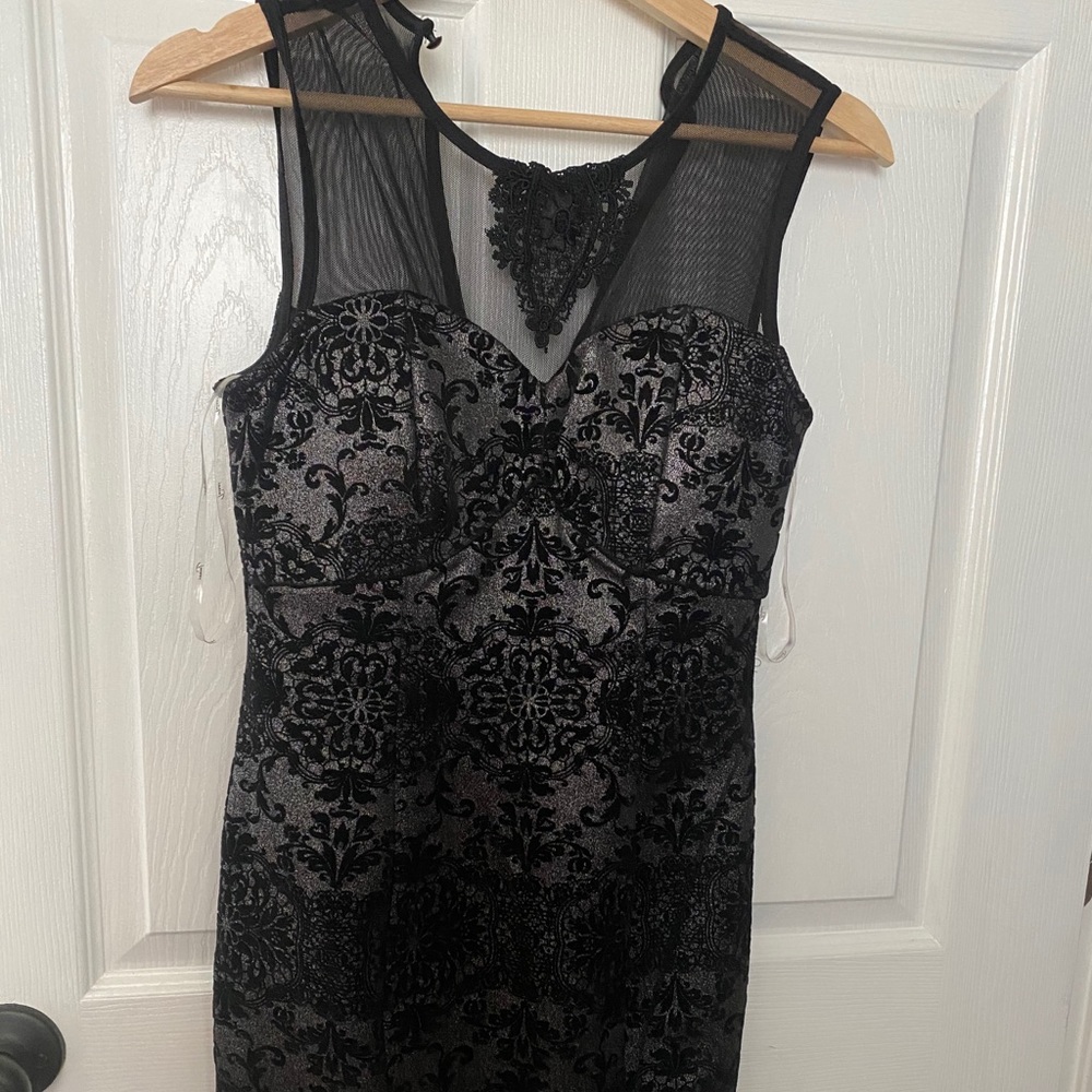 It’s very beautiful party or evening wear dress